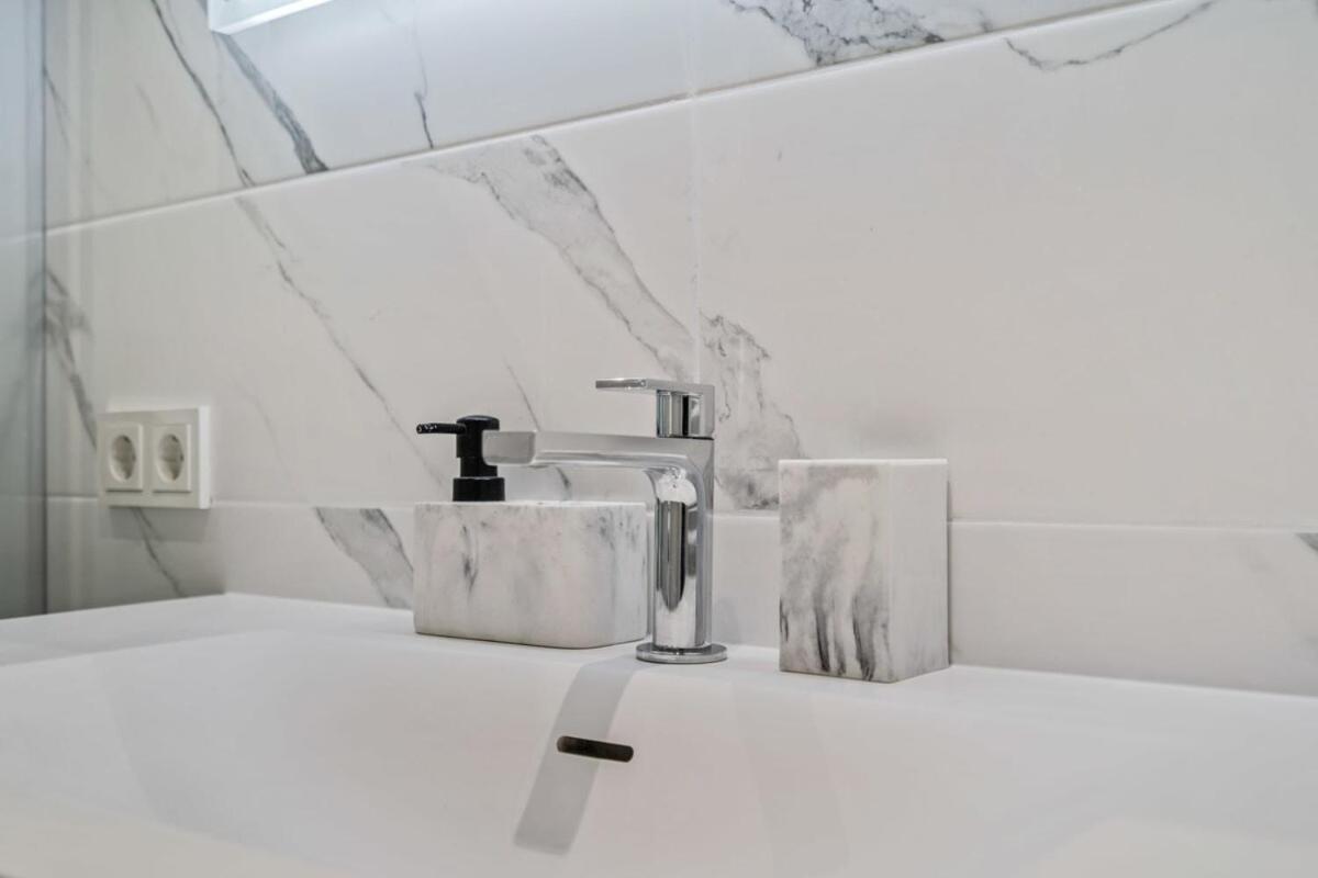 Апартаменты De Luxe 1 A Coucher, Centre Commercial, Piscine Et Fitness *